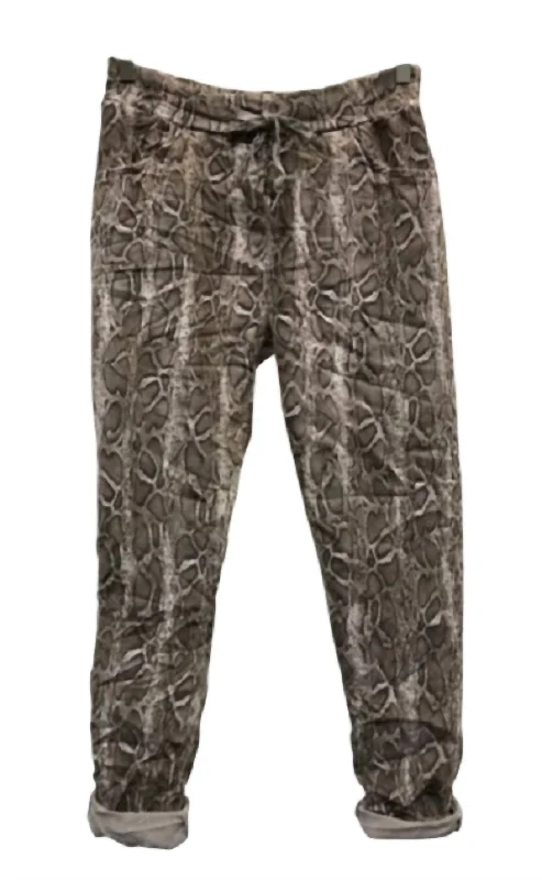 Women's Suede Print Crinkle Jogger In Mocha Snake