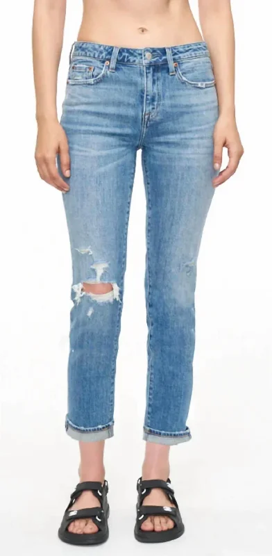 Jessie Everyday Slim Straight Jeans In Harbor Distressed