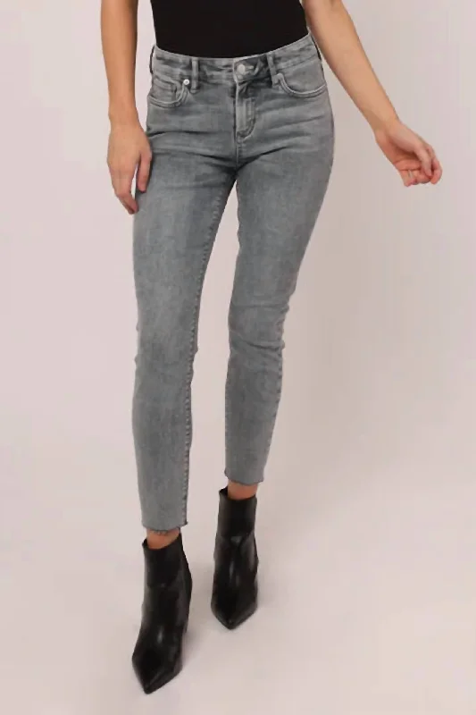 Gisele Classic Mid Rise Skinny Jean In Washed Grey